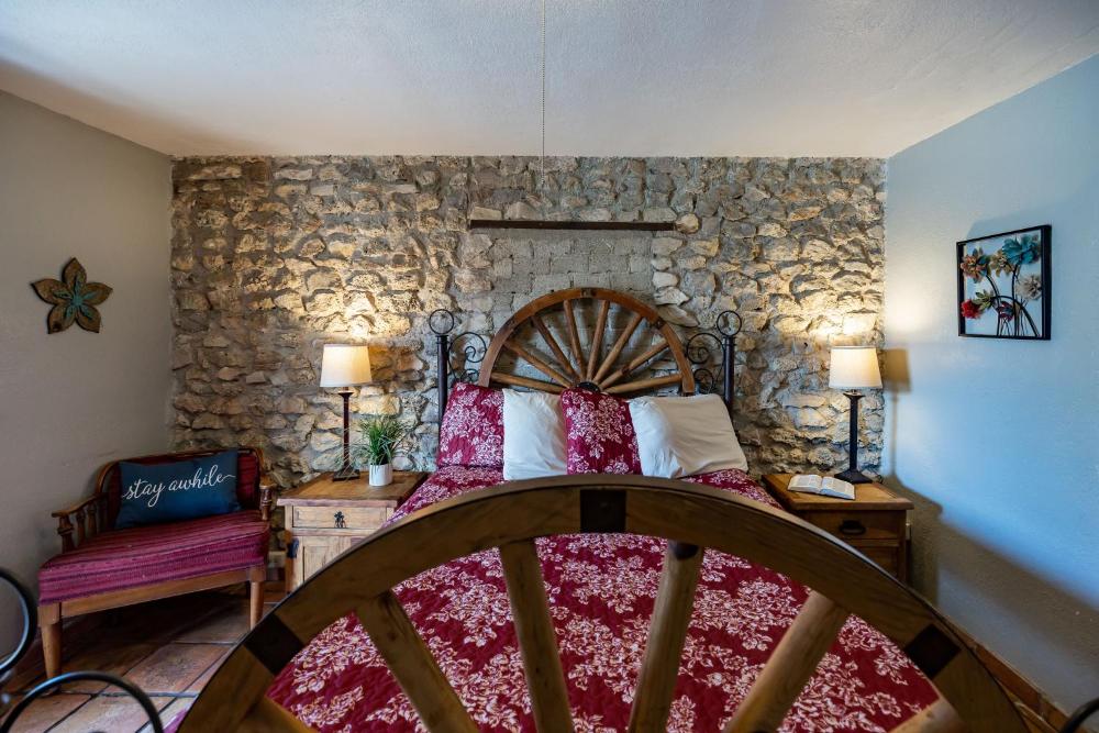 Queen Room interior